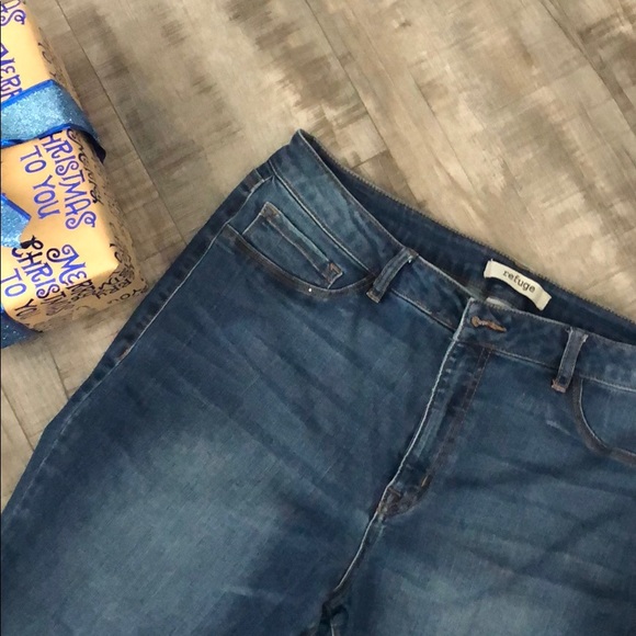 Refuge Ankle Cut Jeans - Picture 3 of 3